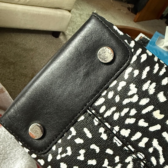 Michael Kors Mercer Leather Tote - Picture 9 of 10